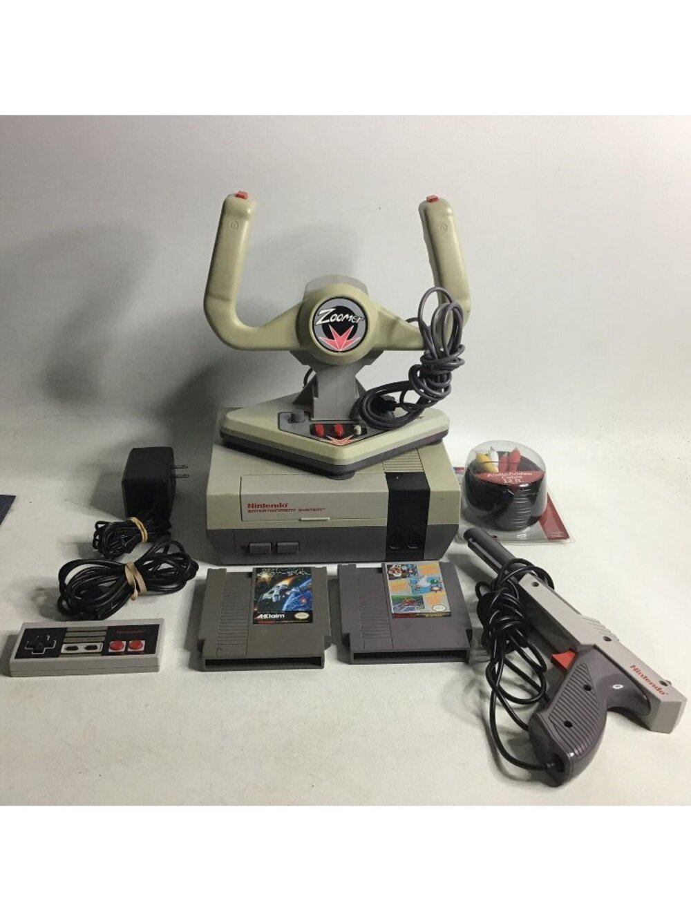 Nintendo Entertainment System NES Console - Gray (NES-001) BUNDLE GAMES LOT
